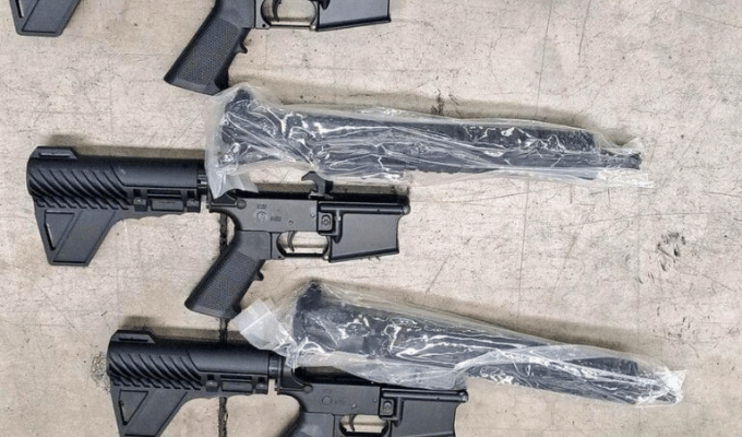 ¡Bajo la mira! Detectan armas ocultas en encomienda aérea