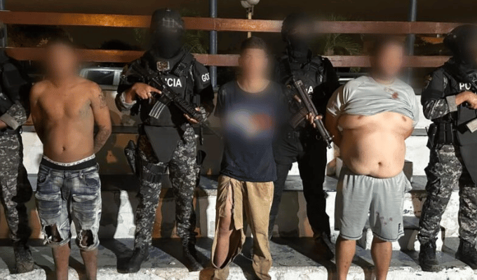 ¡Fuego cruzado en Manabí! Policía se enfrenta a “Los Lobos”