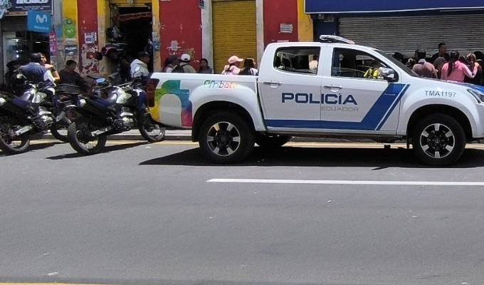 Armados atacan local en pleno centro de Ambato