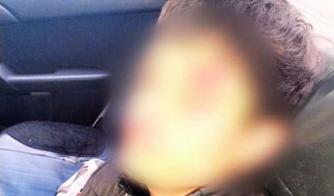 ¡Capturado! Hombre atacó a policías en Quito y terminó esposado