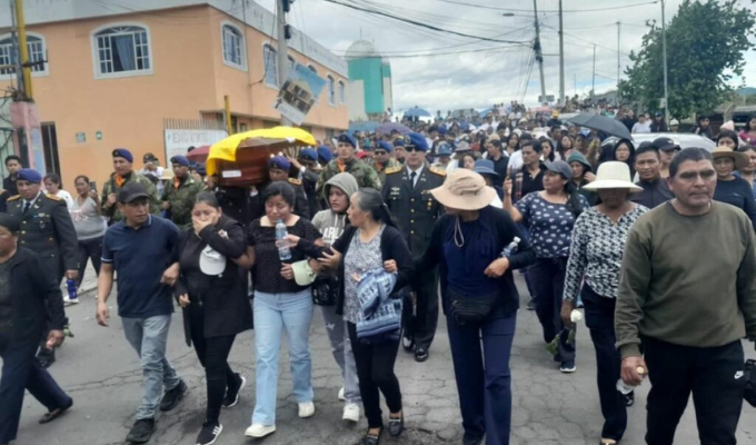 Dolor, honor y despedidas emocionantes en cada rincón del país