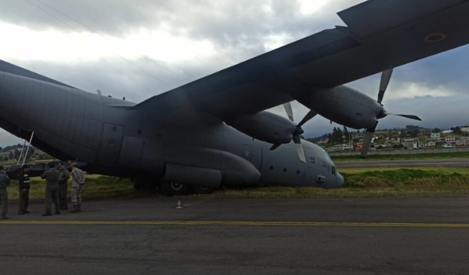 ¡Susto en Latacunga! Avión de la FAE sufre accidente en la pista