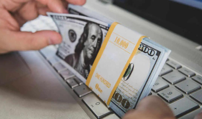 "Gana hasta USD 22,000 al mes: ¡Apuesta por la Ingeniería en Prompt!"