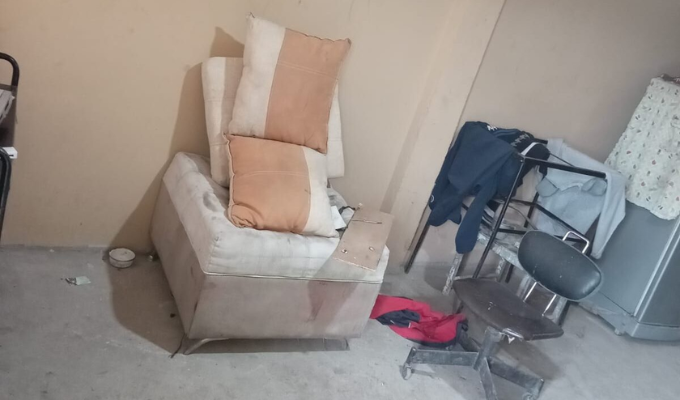 Robó para decorar su casa, pero acabó redecorando su celda