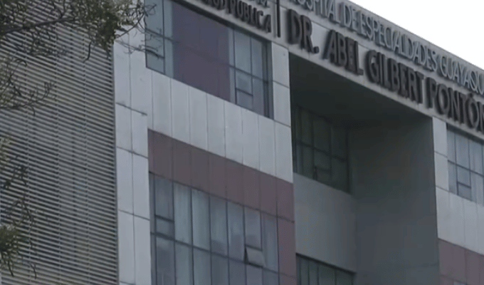 ¡Hospital Guayaquil en ruinas! Médicos sin insumos