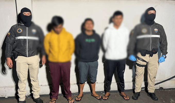 ¡Cae lancha con toneladas de droga en altamar!