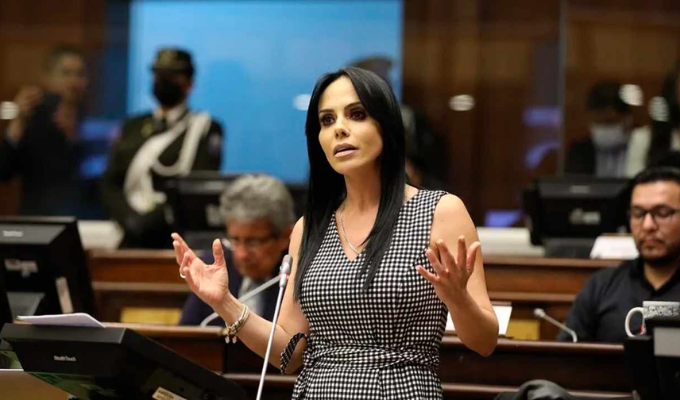 ¡Excorreísta al mando! Marcela Holguín dirigirá los medios del Estado