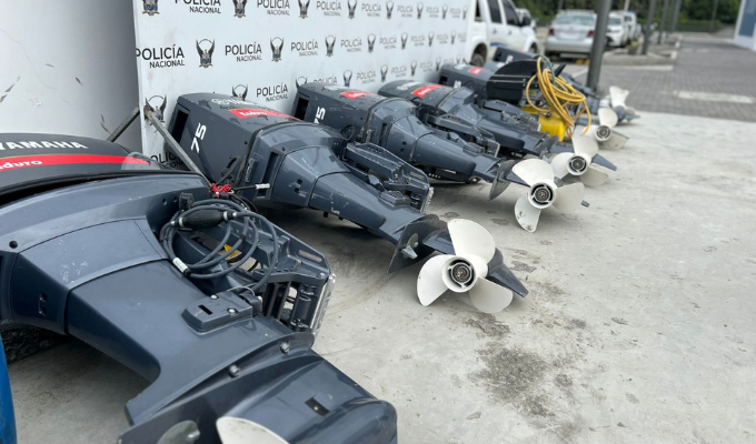 ¡Taller ilegal en Atacames escondía gasolina y motores robados!