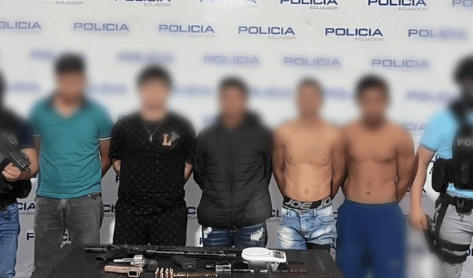 ¡Cinco extorsionadores capturados en El Oro con armas y vehículos!