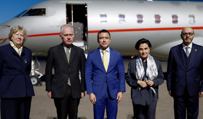 ¡Noboa se va de gira otra vez!