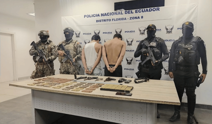 ¡Balacera en Nueva Prosperina! Cae arsenal escondido