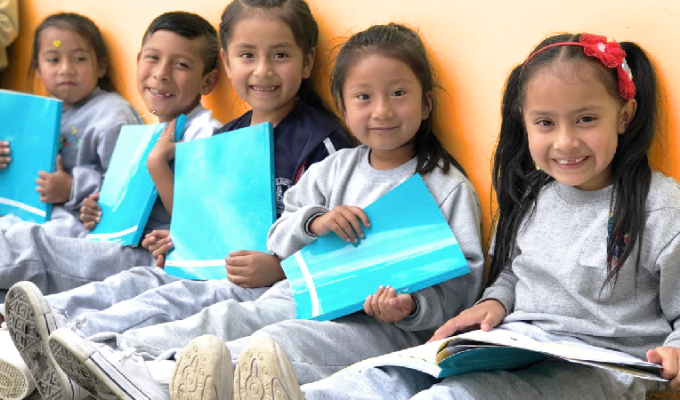 El Ministerio de Educación empieza la entrega de textos escolares 2025