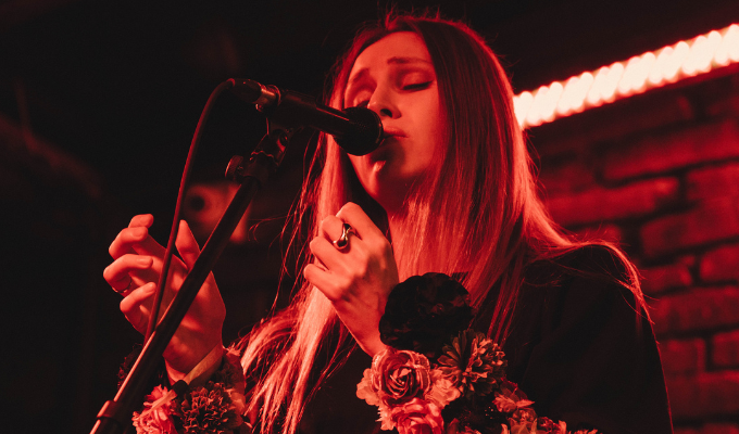 LaTorre llega a Ambato con su concierto sensorial “Jardín Secreto”