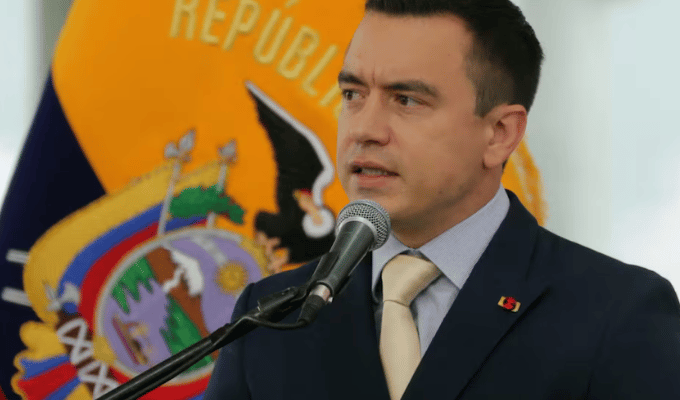 ¡Noboa sacude a las empresas públicas!