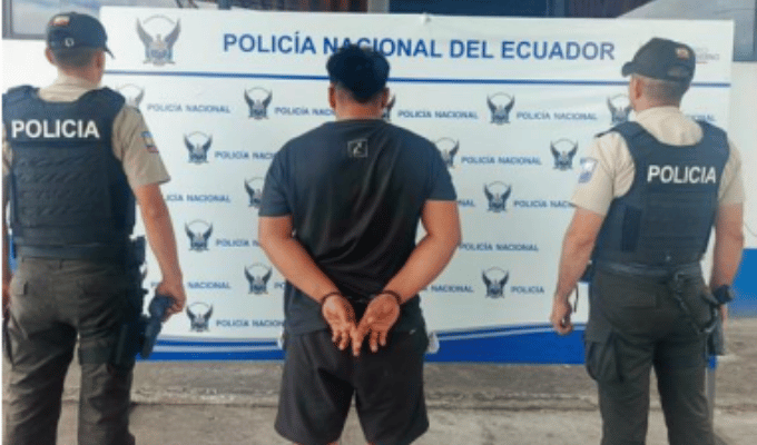 ¡Armado y atrapado! Hombre detenido con pistola en Morona Santiago