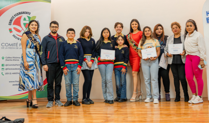 ¡Reina de Ambato mueve corazones con ayuda para animalitos!