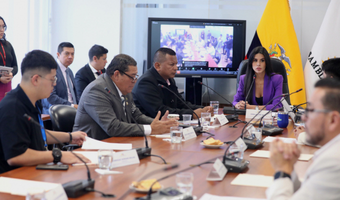 Correísmo y ADN chocan por contratos con Progen