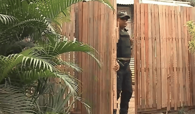 Arresto domiciliario consume cientos de policías… ¿vale la pena?