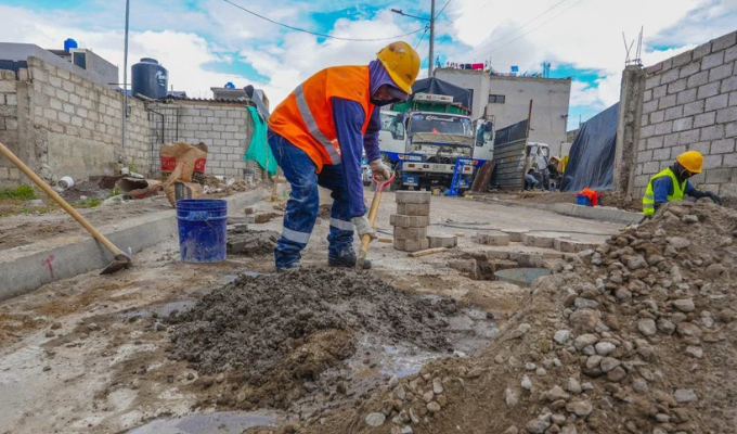 ¡Ambato cambia de cara! 25 calles están siendo arregladas