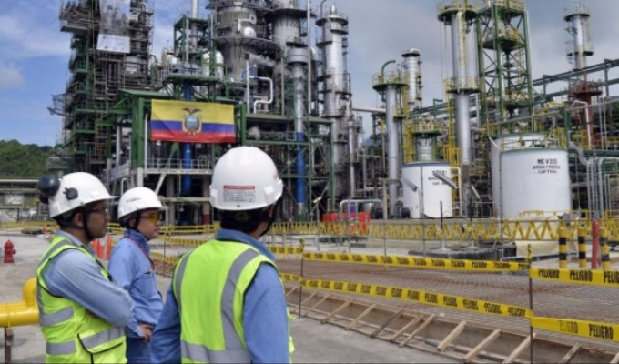 ¡Destapan escandalosos sueldos en Petroecuador!