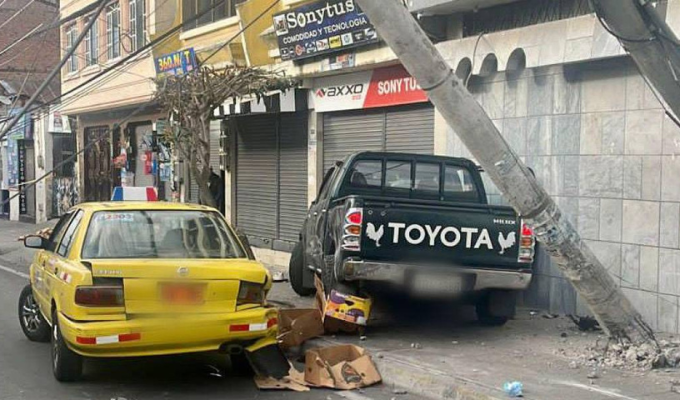 Impactante: ancianos mueren arrollados en centro de Riobamba