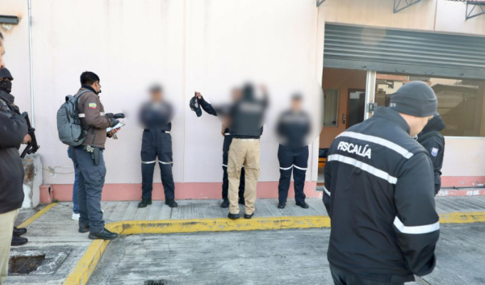 ¡Escándalo en la Policía! 10 detenidos por vender armas a criminales