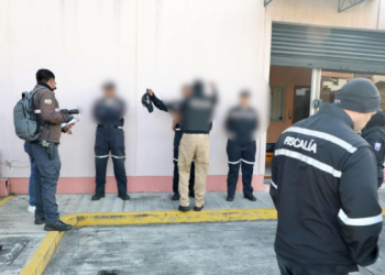 ¡Escándalo en la Policía! 10 detenidos por vender armas a criminales