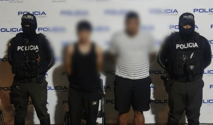 Dos hombres detenidos tras operativo en plena ciudad de El Oro