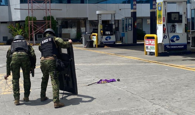 ¡Bomba en Esmeraldas! Militares desactivan explosivos