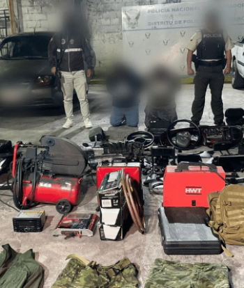 ¡Desmantelan centro de autopartes robadas en Quito!