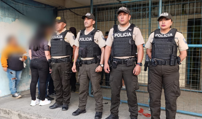 Policía vigiló cada rincón durante el partido en Manta