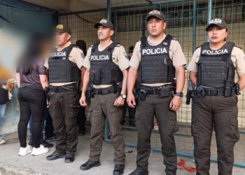 Policía vigiló cada rincón durante el partido en Manta