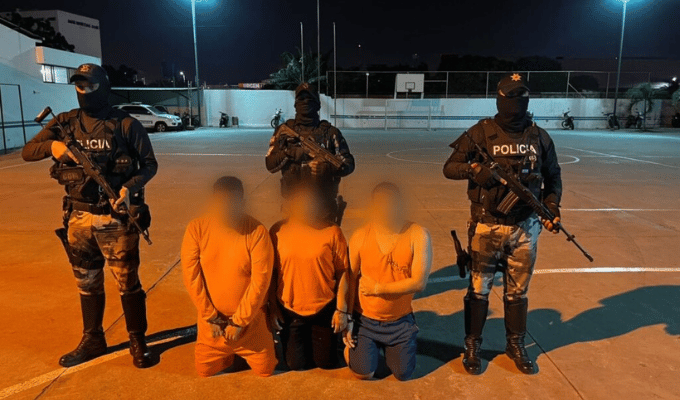 Capturados tres presuntos extorsionadores en Manabí