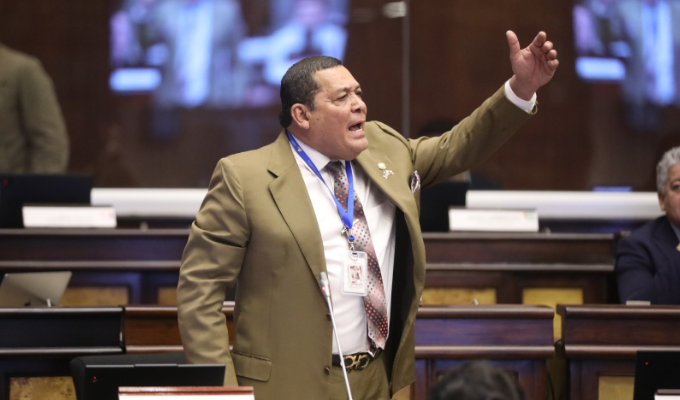 “Si no tiene plata, no sea candidato”, lanza asambleísta Jorge Chamba