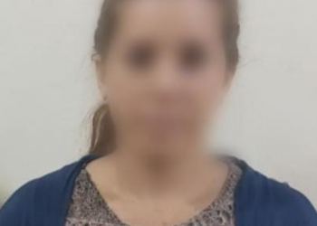 ¡Cae mujer que extorsionaba a comerciantes en Manabí!