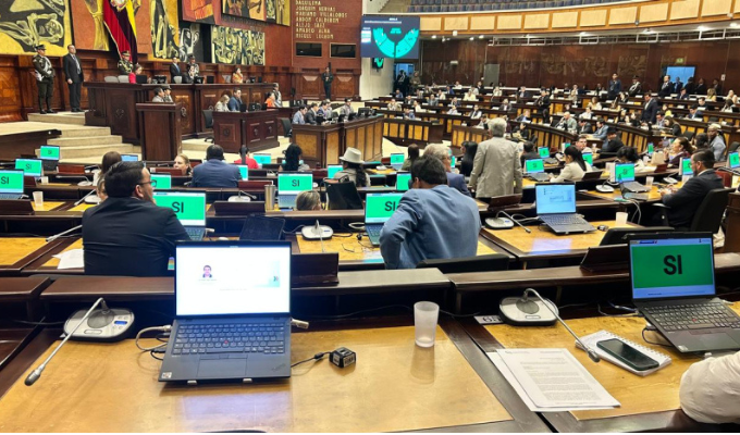 Correísmo y ADN exigen que Santiago Díaz renuncie a la Asamblea