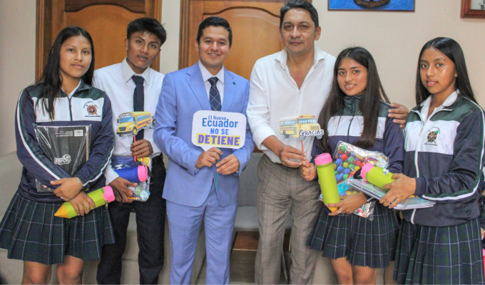 ¡Estudiantes de Santa Clara tendrán transporte escolar seguro!
