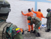 Fuerzas Armadas escoltaron a 42 presos colombianos de Ambato-Colombia