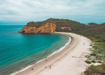 ¡Playa Los Frailes fue elegida la mejor del Pacífico en 2025!