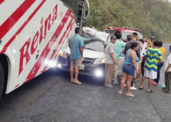 ¡Dolor en Bahía! Dos médicos mueren tras brutal choque en Manabí