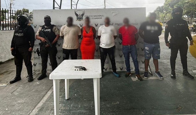 Cinco detenidos por porte ilegal en Esmeraldas