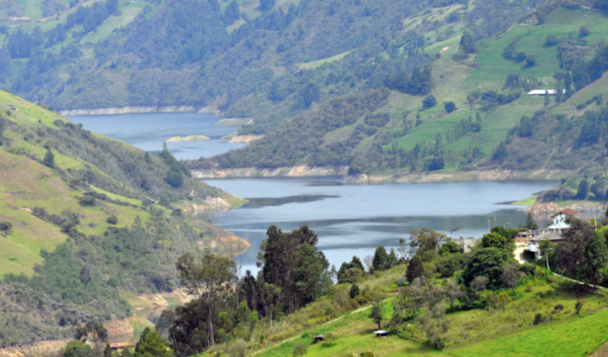 Aunque el embalse está al tope, el caudal del río Paute ya bajó 50%