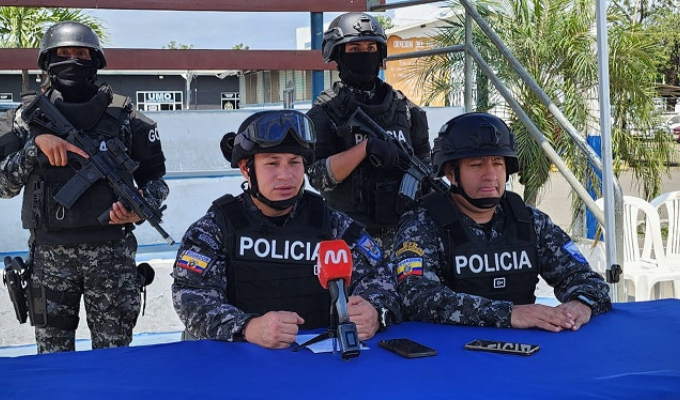 ¡Cazados en pleno centro de Chone con un revólver!