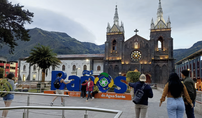 ¡Feriado del 10 de agosto dejó millones y playas llenas en Ecuador!