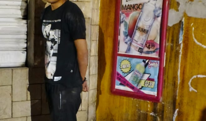 Madrugada en Ambato: retuvieron a joven por ingresar a vivienda