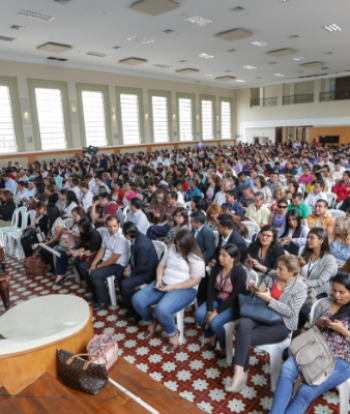 Ministerio de Educación abre 2.800 plazas: fechas y requisitos clave