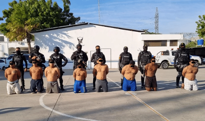 Siete detenidos en redada contra extorsión y asaltos en Manabí