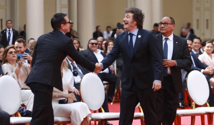 Presidentes de Ecuador y Argentina sostienen reunión privada en la Cas
