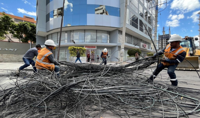 Quito entierra los cables y cambia su imagen