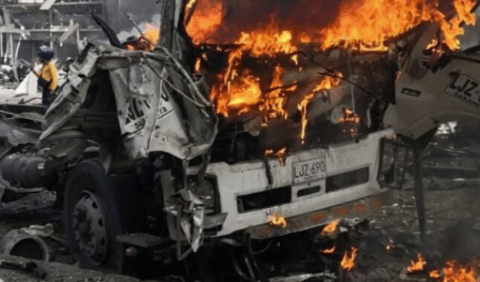 Colombia 13 muertos en un solo día reavivan el terror en país vecino